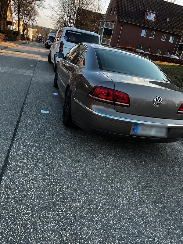 Gebraucht VW Phaeton 245 PS (180 kW) 2014 Gold Limousine