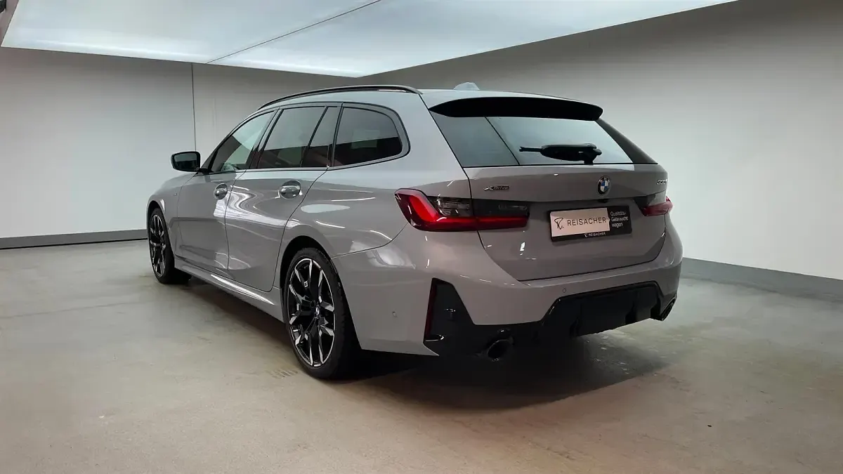Gebraucht BMW 330 Comfort Edition 245 PS (180 kW) 2025 M brooklyn grau metallic Kombi