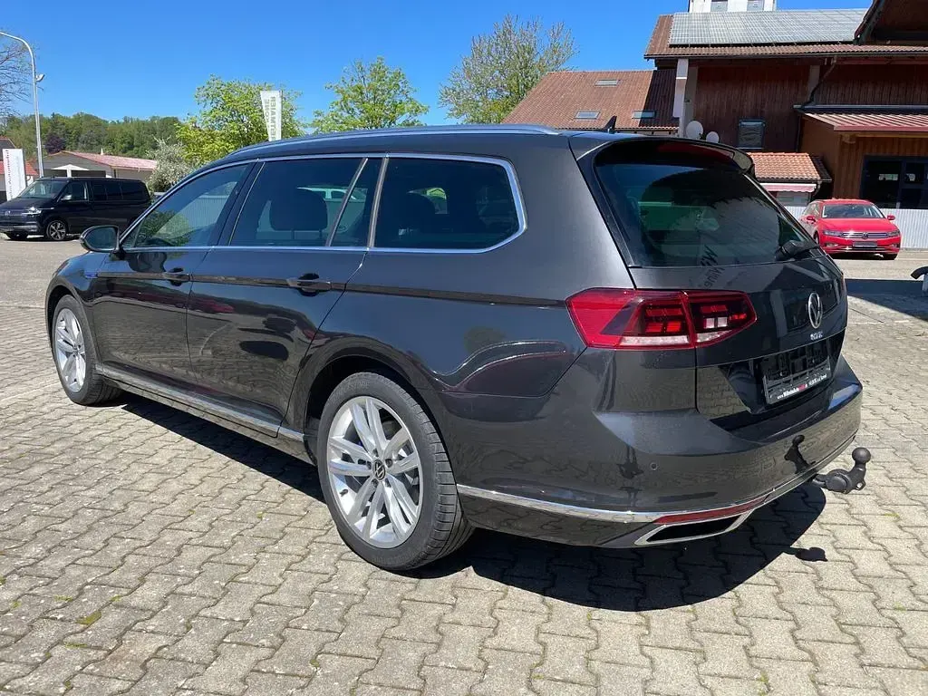 Gebraucht VW Passat GTE 218 PS (160 kW) 2021 Mangangrau metallic Kombi