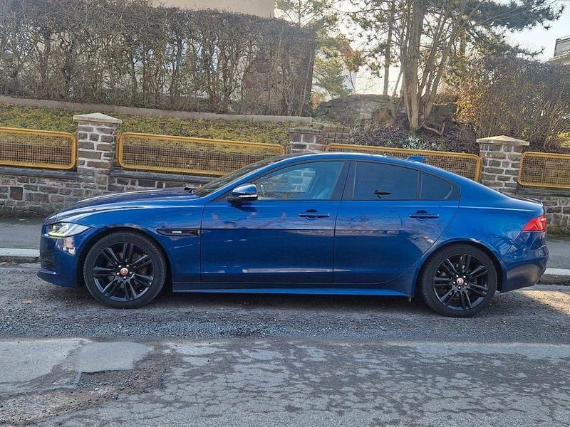 Gebraucht Jaguar XE 179 PS (131 kW) 2016 Blau Limousine