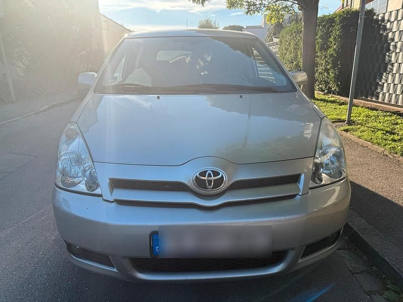 Silber Gebraucht 2007 Toyota Corolla Verso Van / Kleinbus | 1.500 € - Bild 1/4