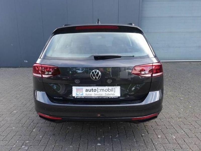 Gebraucht VW Passat Conceptline 122 PS (89 kW) 2023 Grau Kombi