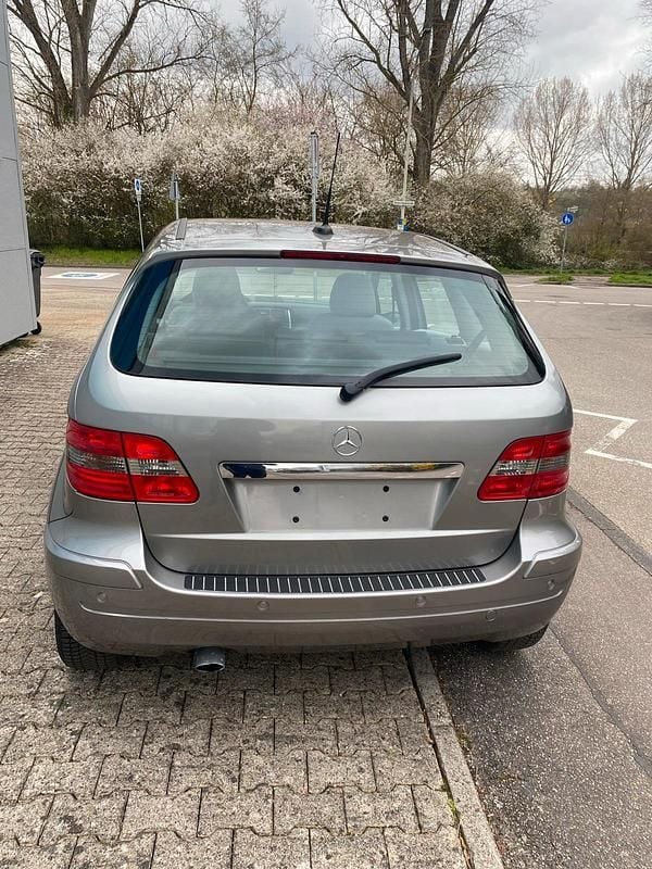 Gebraucht Mercedes B200 136 PS (100 kW) 2007 Grau Van / Kleinbus