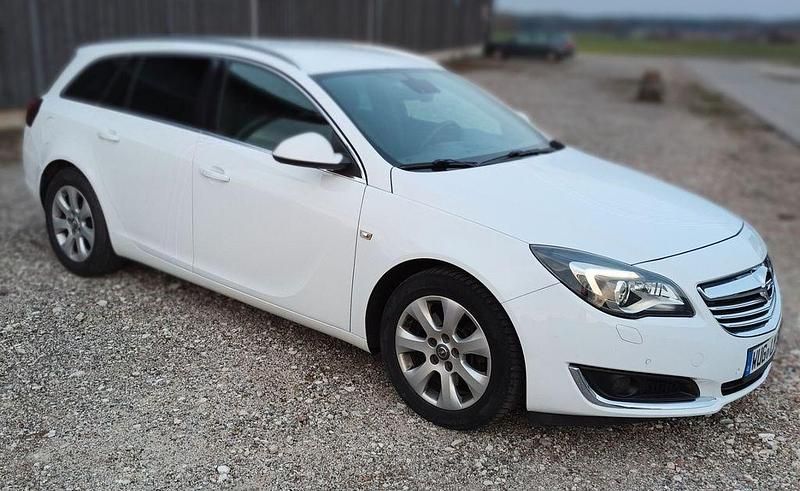 Gebraucht Opel Insignia Edition 163 PS (119 kW) 2014 Weiß Kombi