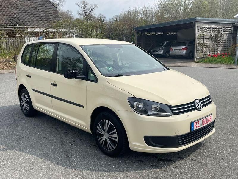 Gebraucht VW Touran 2016 Gelb Van / Kleinbus