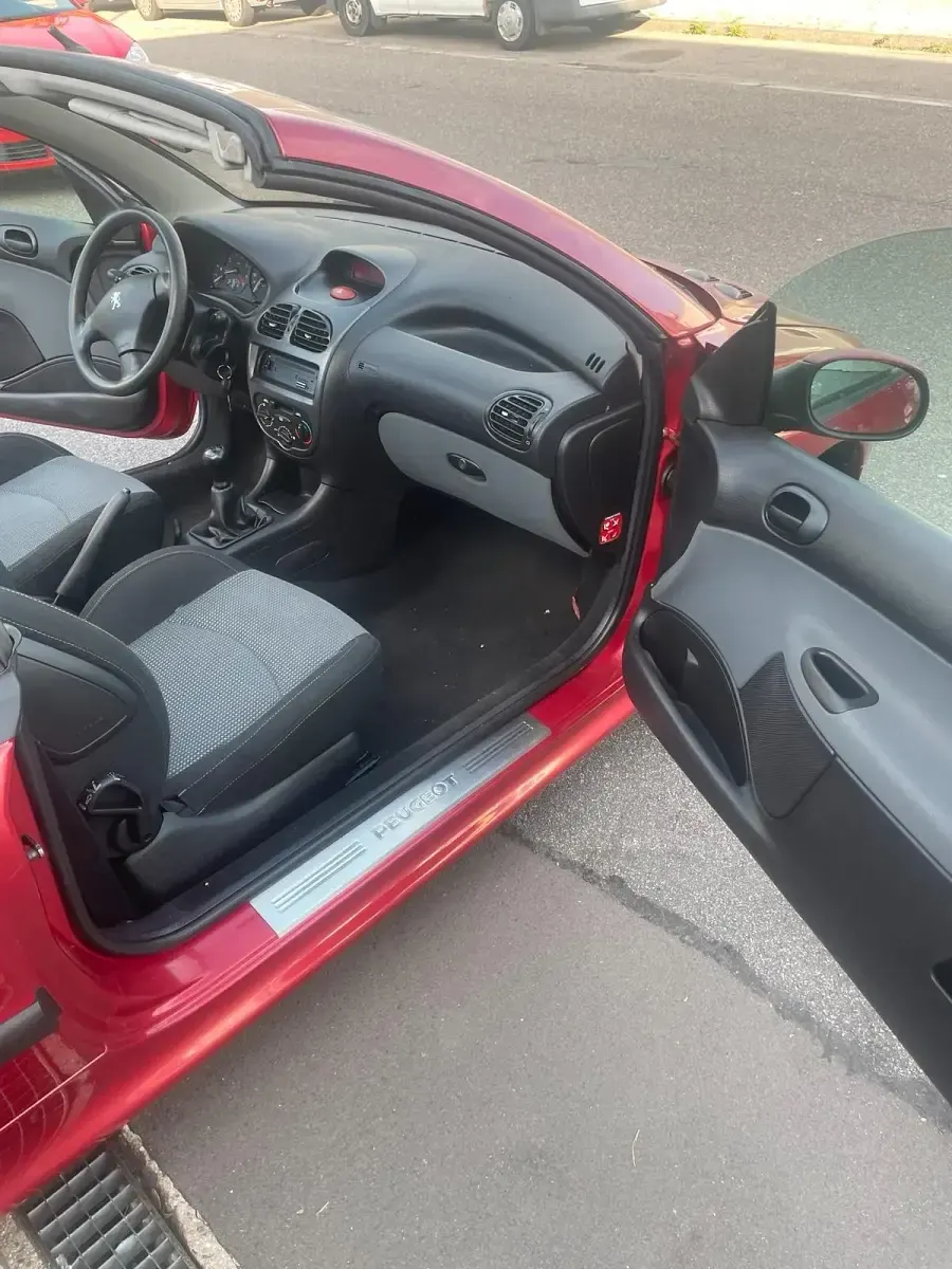 Gebraucht Peugeot 206 80 PS (58 kW) 2003 Rot Cabrio