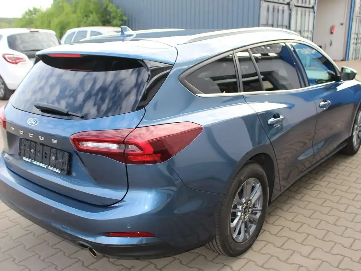 Gebraucht Ford Focus Titanium 125 PS (91 kW) 2022 Chromablau metallic Kombi