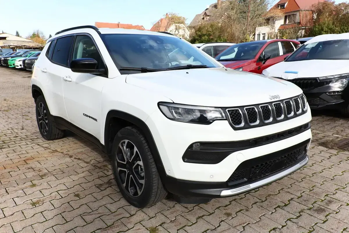Gebraucht Jeep Compass Limited 131 PS (96 kW) 2022 Alpine white SUV