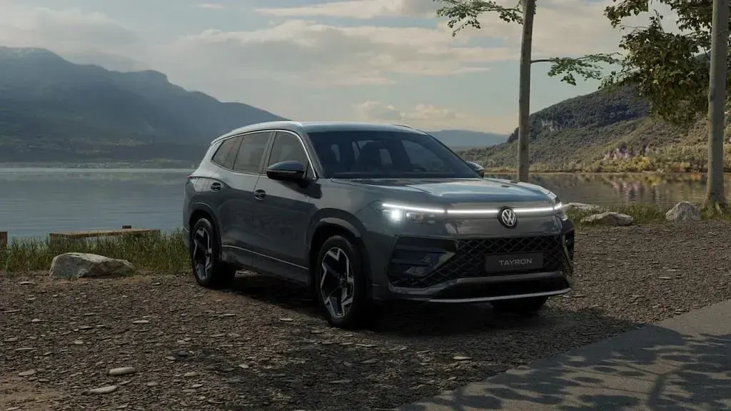 Neu VW Tayron R-line 150 PS (110 kW) 2026 Uranograu SUV
