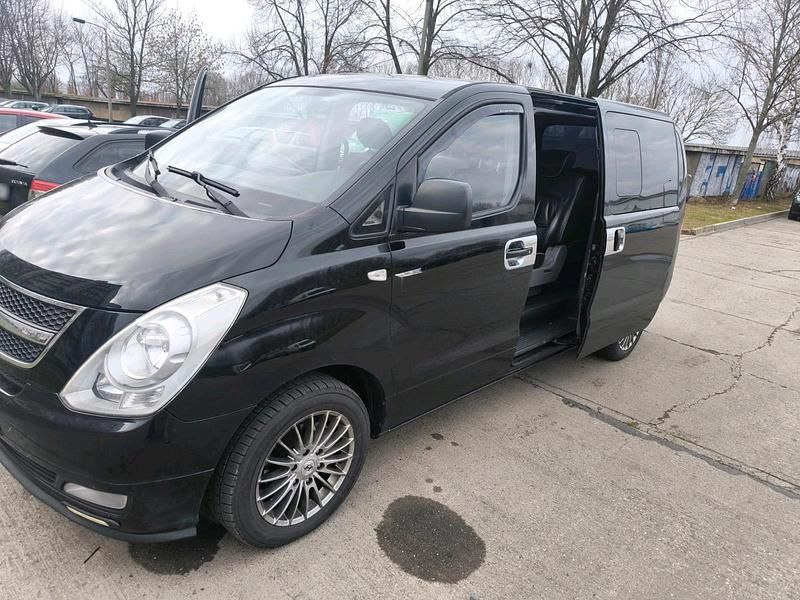 Gebraucht Hyundai H-1 Premium 170 PS (125 kW) 2012 Schwarz Van / Kleinbus