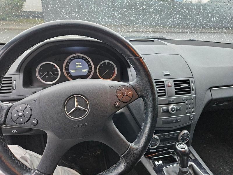 Gebraucht Mercedes 240 156 PS (114 kW) 2011 Silber Limousine