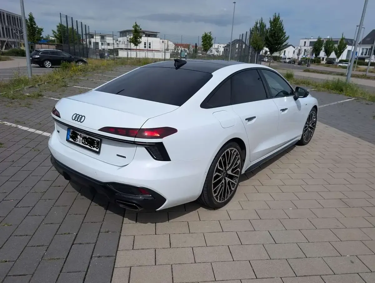 Gebraucht Audi A6 Ambiente 367 PS (269 kW) 2025 Weiß Limousine