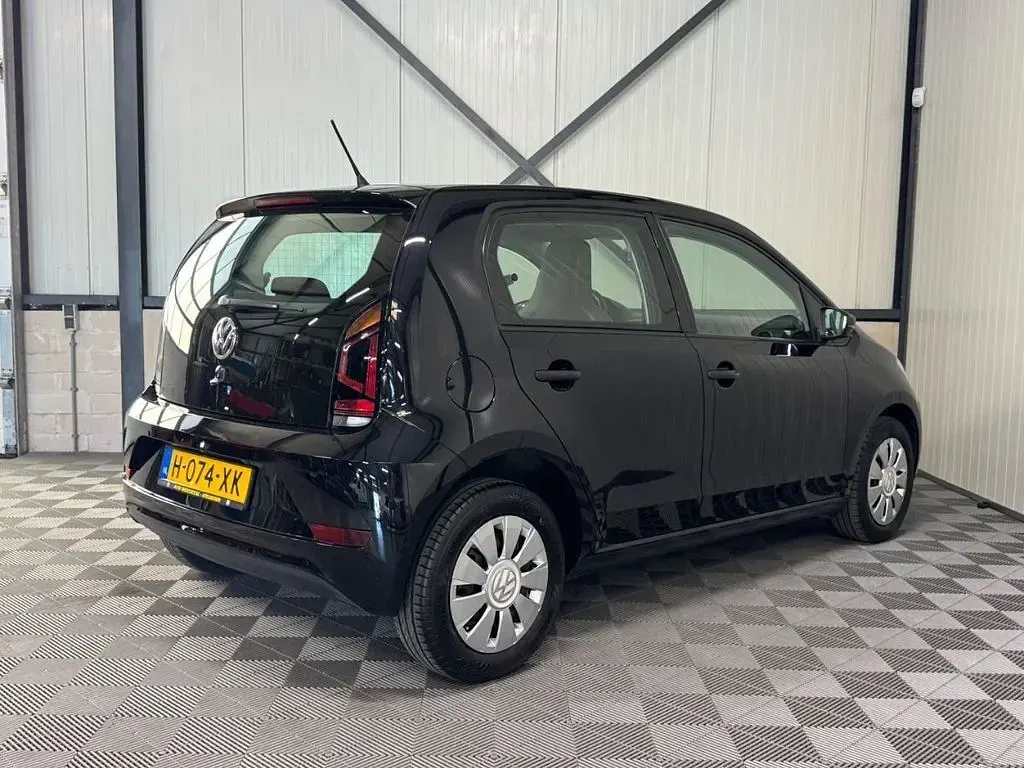 Second-hand VW up! take up! 58 CP (42 kW) 2020 Negru Hatchback
