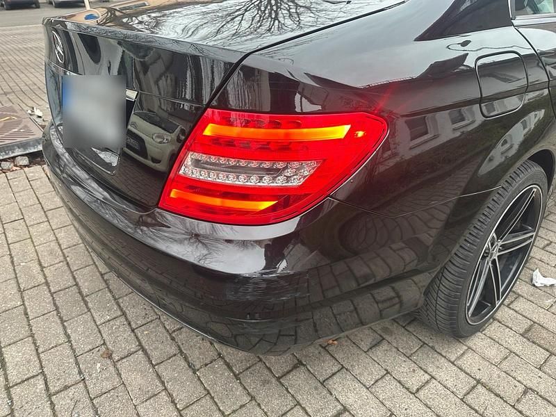 Gebraucht Mercedes C250 204 PS (150 kW) 2013 Schwarz Limousine
