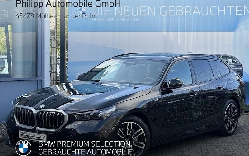 Schwarz Gebraucht 2024 BMW 540 Comfort Edition Kombi | 59.880 € (Guter Preis) - Bild 1/4