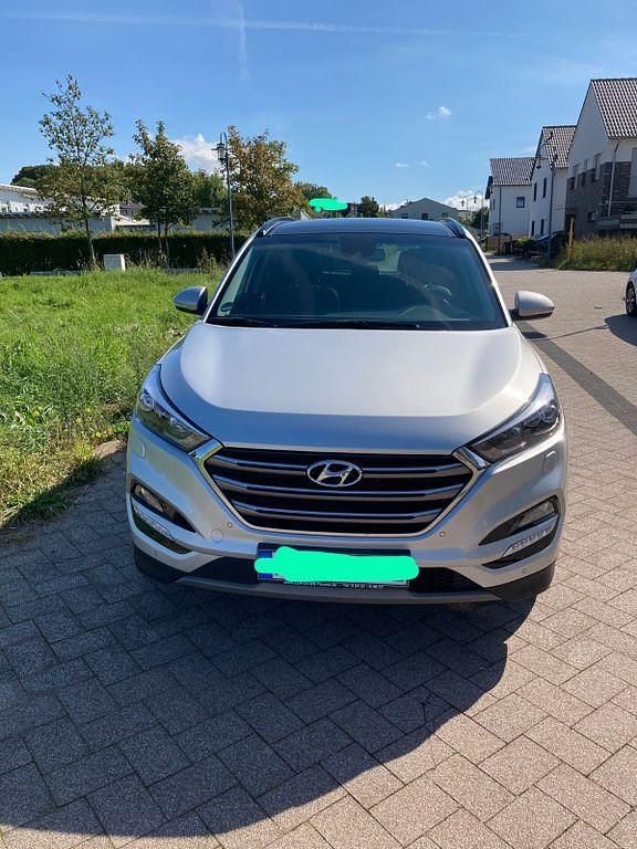 Silber Gebraucht 2018 Hyundai Tucson SUV | 15.775 € (Fairer Preis) - Bild 1/3