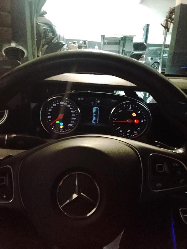 Gebraucht Mercedes 220 194 PS (142 kW) 2016 Blau Limousine