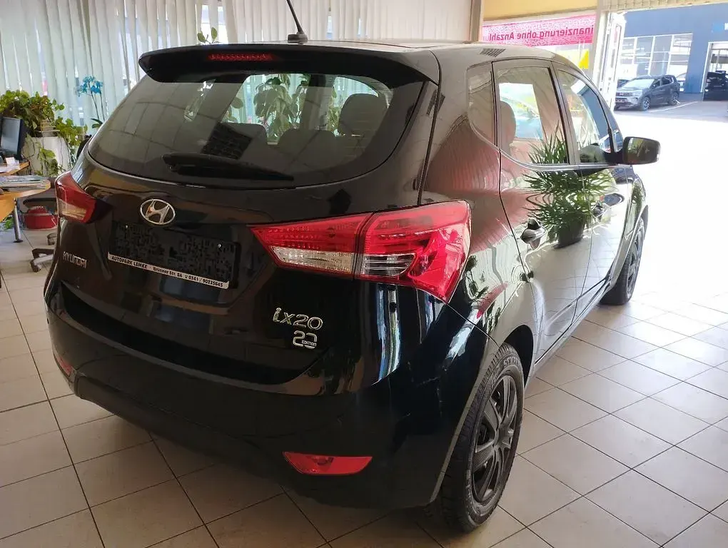 Gebraucht Hyundai ix20 Classic 90 PS (66 kW) 2011 Schwarz Kleinwagen