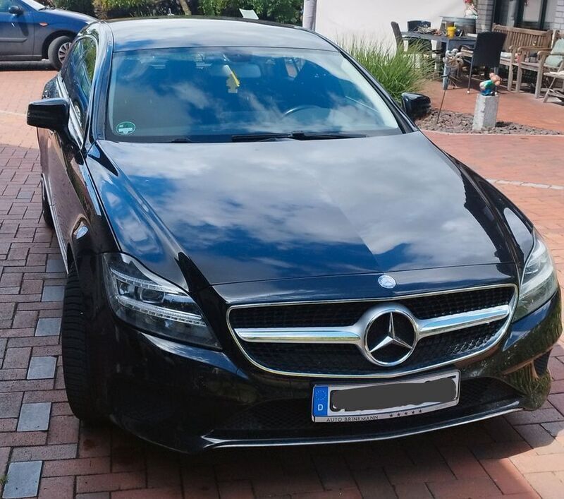 Schwarz Gebraucht 2015 Mercedes CLS220 Shooting Brake Kombi | 17.990 € - Bild 1/4