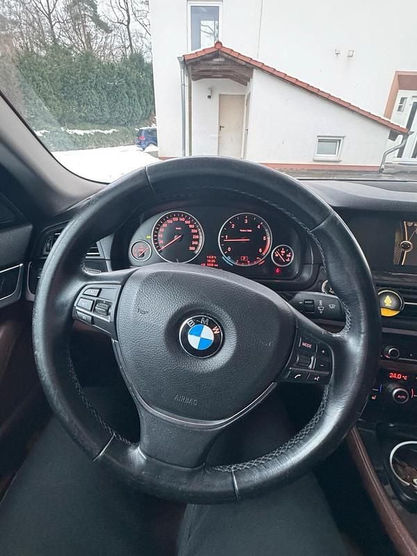 Schwarz Gebraucht 2013 BMW 520 Kombi | 6.300 € (Superpreis) - Bild 1/4