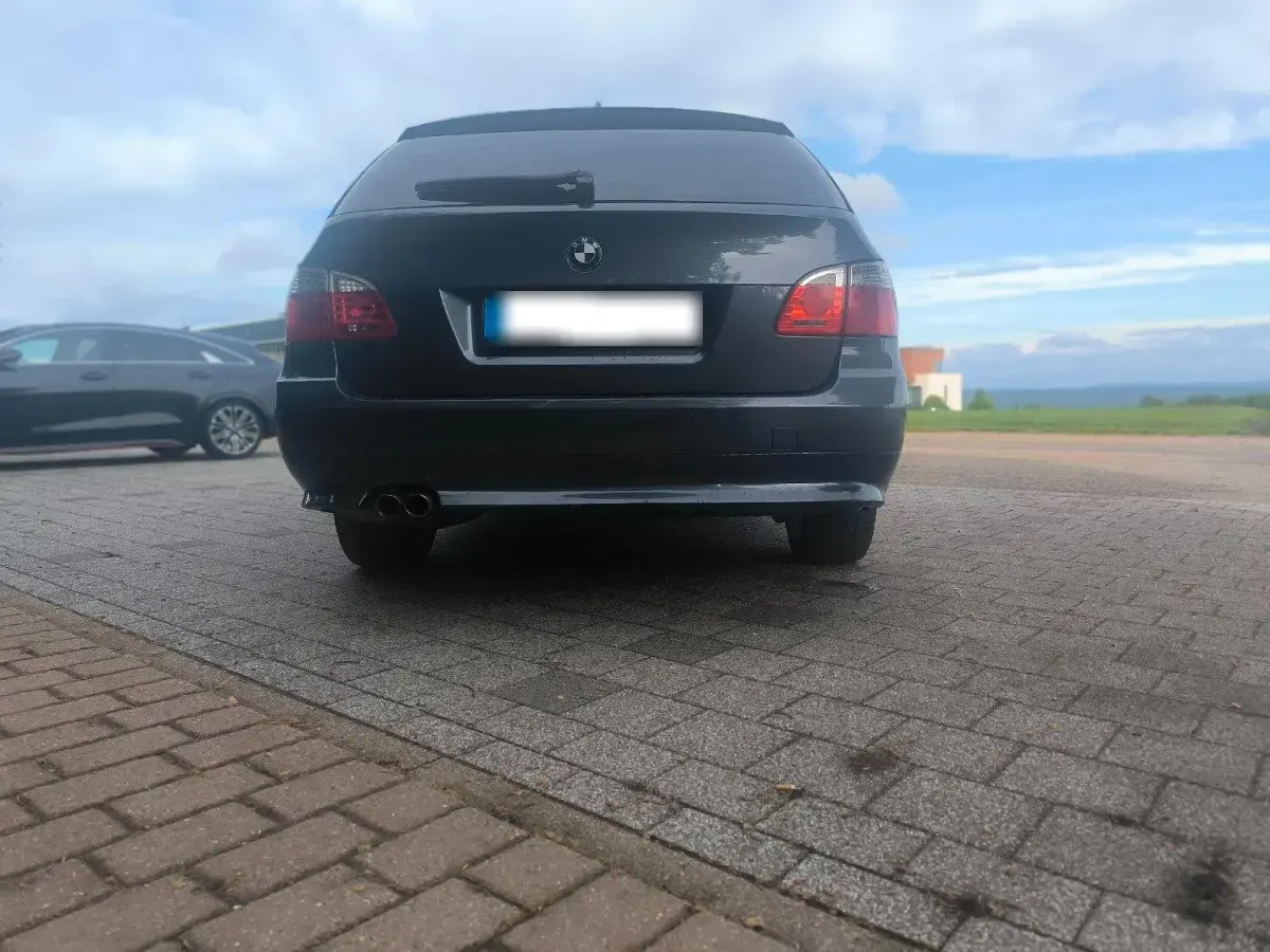 Gebraucht BMW 525 197 PS (144 kW) 2008 Grau Kombi