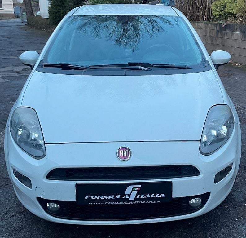 Gebraucht Fiat Punto Lounge 80 PS (58 kW) 2015 Weiß Kleinwagen