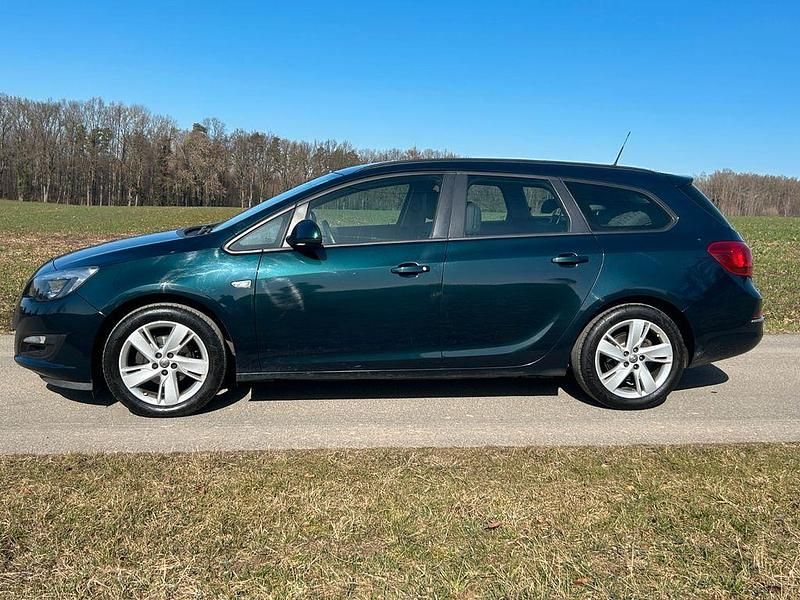 Gebraucht Opel Astra Style 116 PS (85 kW) 2015 Grün Kombi