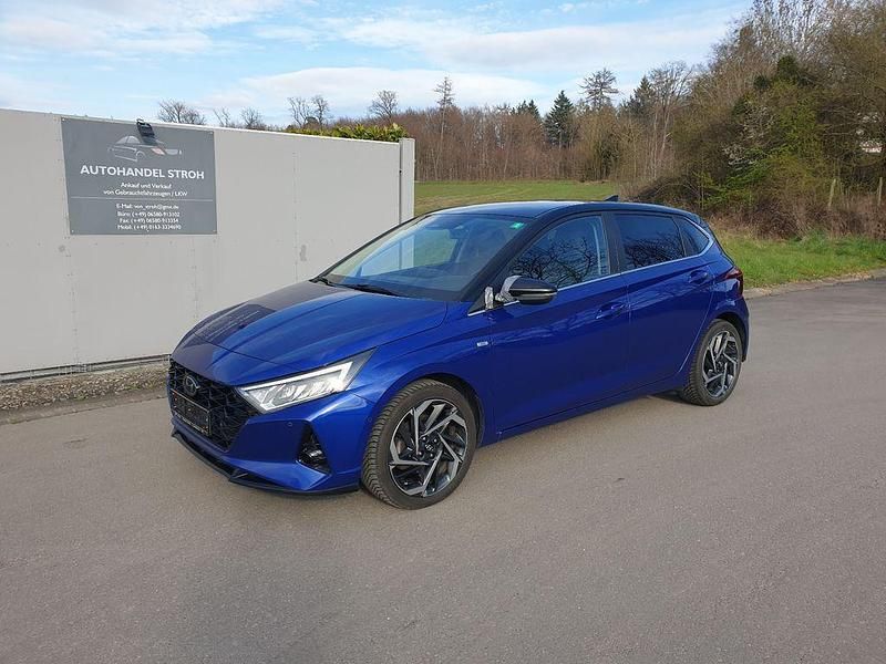 Gebraucht Hyundai i20 101 PS (74 kW) 2022 Blau Kleinwagen