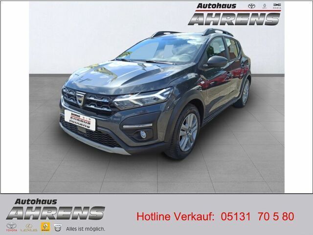 Kometengrau metallic (metallic) Gebraucht 2021 Dacia Sandero Essentiel Kleinwagen | 14.950 € (Fairer Preis) - Bild 1/2