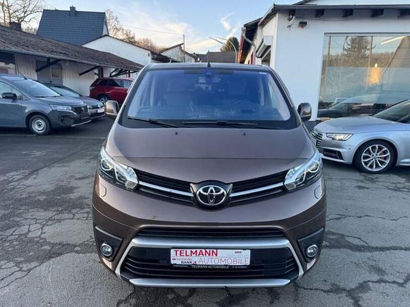 Gebraucht Toyota Proace Verso 150 PS (110 kW) 2018 Braun Kombi