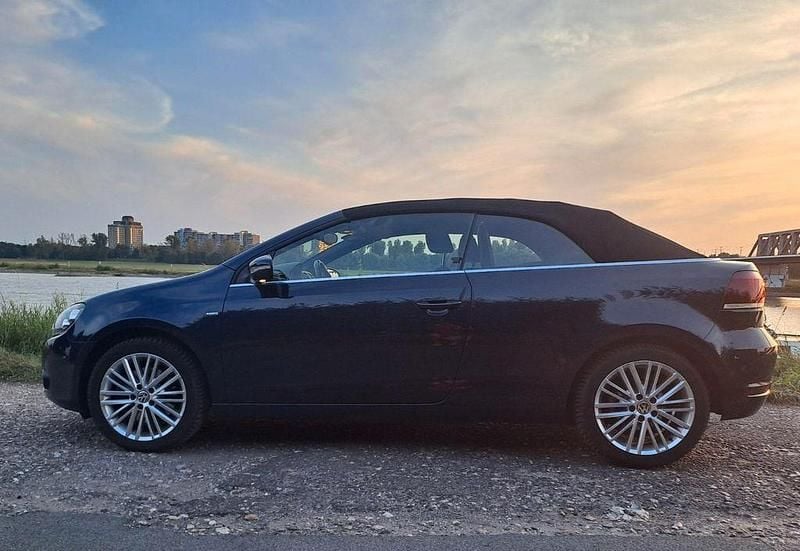 Gebraucht VW Golf Cabriolet Cup 160 PS (117 kW) 2015 Blau Cabrio