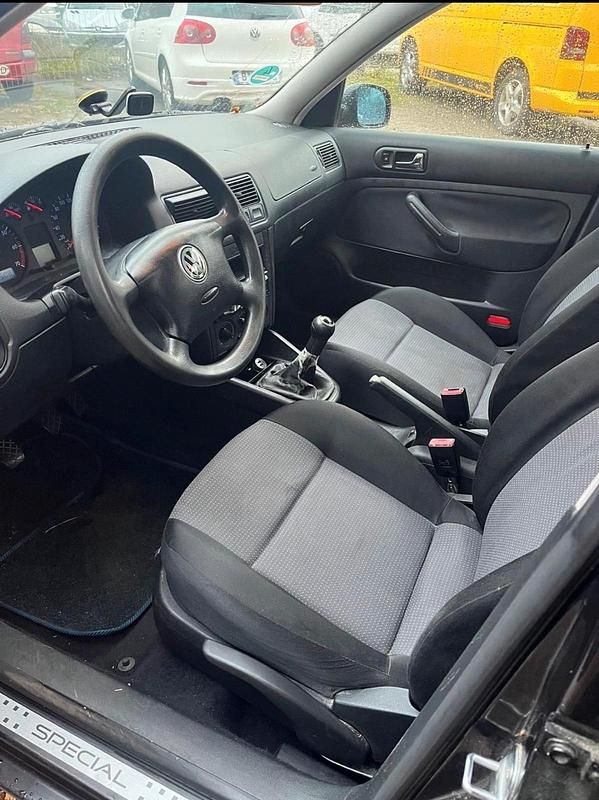 Gebraucht VW Golf IV 74 PS (54 kW) 2002 Schwarz Kleinwagen