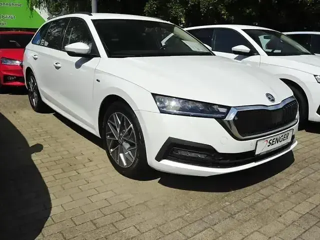 Gebraucht Skoda Octavia Tour 150 PS (110 kW) 2023 Moonweiß perleffekt Kombi