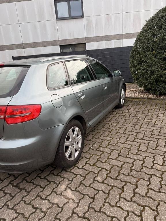 Gebraucht Audi A3 Ambiente 140 PS (102 kW) 2010 Grau Kleinwagen