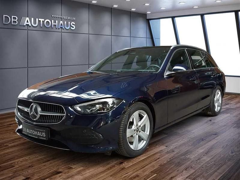 Blau Gebraucht 2022 Mercedes C200 Avantgarde Kombi | 31.930 € (Guter Preis) - Bild 1/4