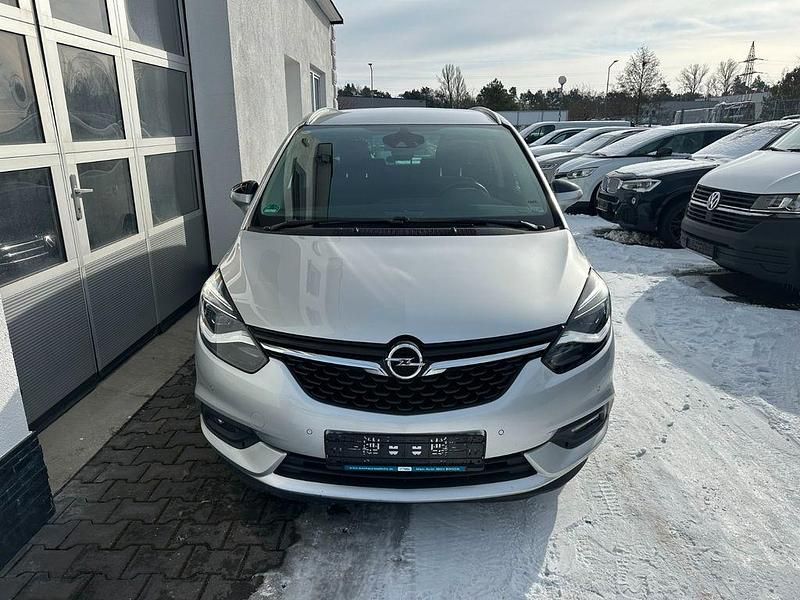 Gebraucht Opel Zafira Tourer Innovation 136 PS (100 kW) 2019 Argonsilber/sovereign/switchbl Van / Kleinbus