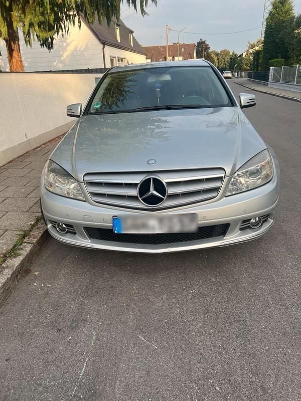 Silber Gebraucht 2010 Mercedes C200 Limousine | 8.500 € (Etwas zu teuer) - Bild 1/4