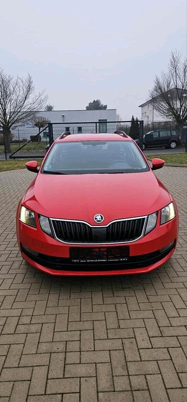 Gebraucht Skoda Octavia 115 PS (84 kW) 2017 Rot Kombi