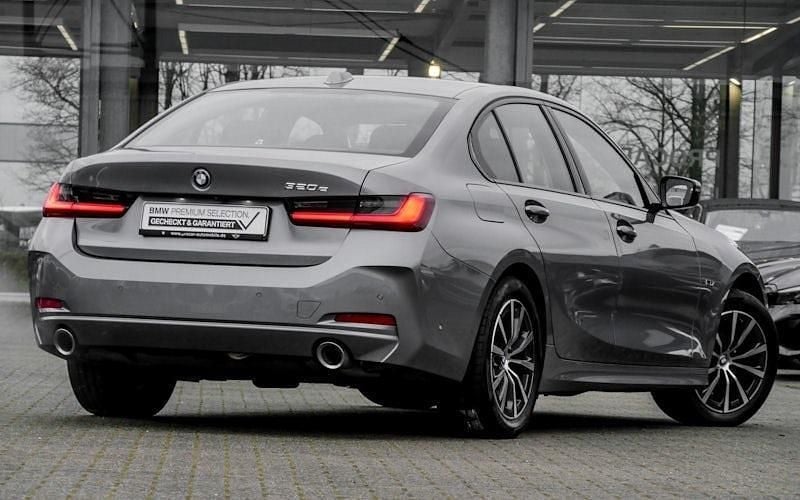 Gebraucht BMW 320e Shadowline 204 PS (150 kW) 2022 Grau Limousine