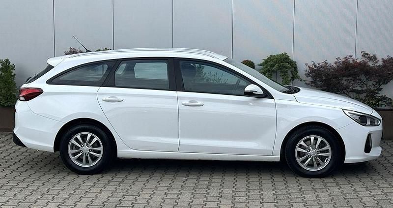 Gebraucht Hyundai i30 Trend 120 PS (88 kW) 2017 Weiß Kombi