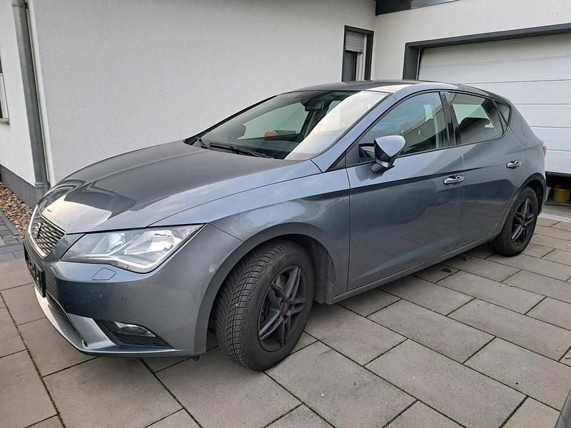 Grau Gebraucht 2013 Seat Leon Kleinwagen | 7.500 € (Guter Preis) - Bild 1/4