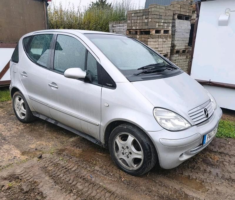 Silber Gebraucht 2001 Mercedes A140 Kleinwagen | 1.899 € - Bild 1/4