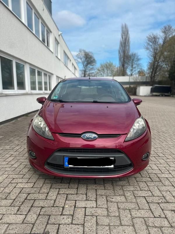 Gebraucht Ford Fiesta 97 PS (71 kW) 2009 Rot Kleinwagen