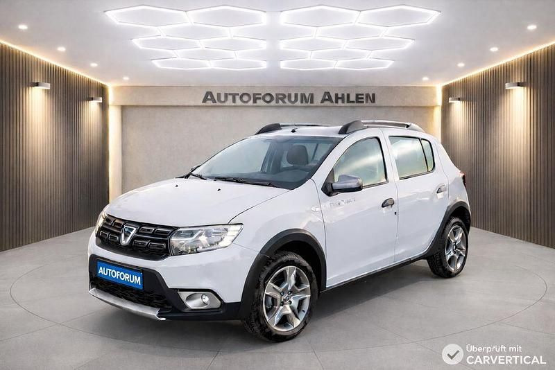 Weiß Gebraucht 2018 Dacia Sandero Stepway Limousine | 7.800 € (Fairer Preis) - Bild 1/4