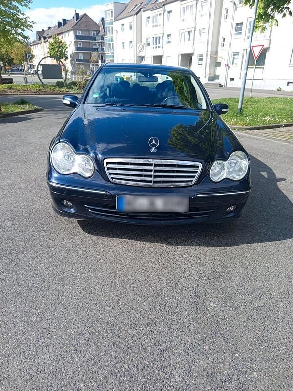 Używany Mercedes C280 231 KM (169 kW) 2007 Niebieski Sedan/Limuzyna
