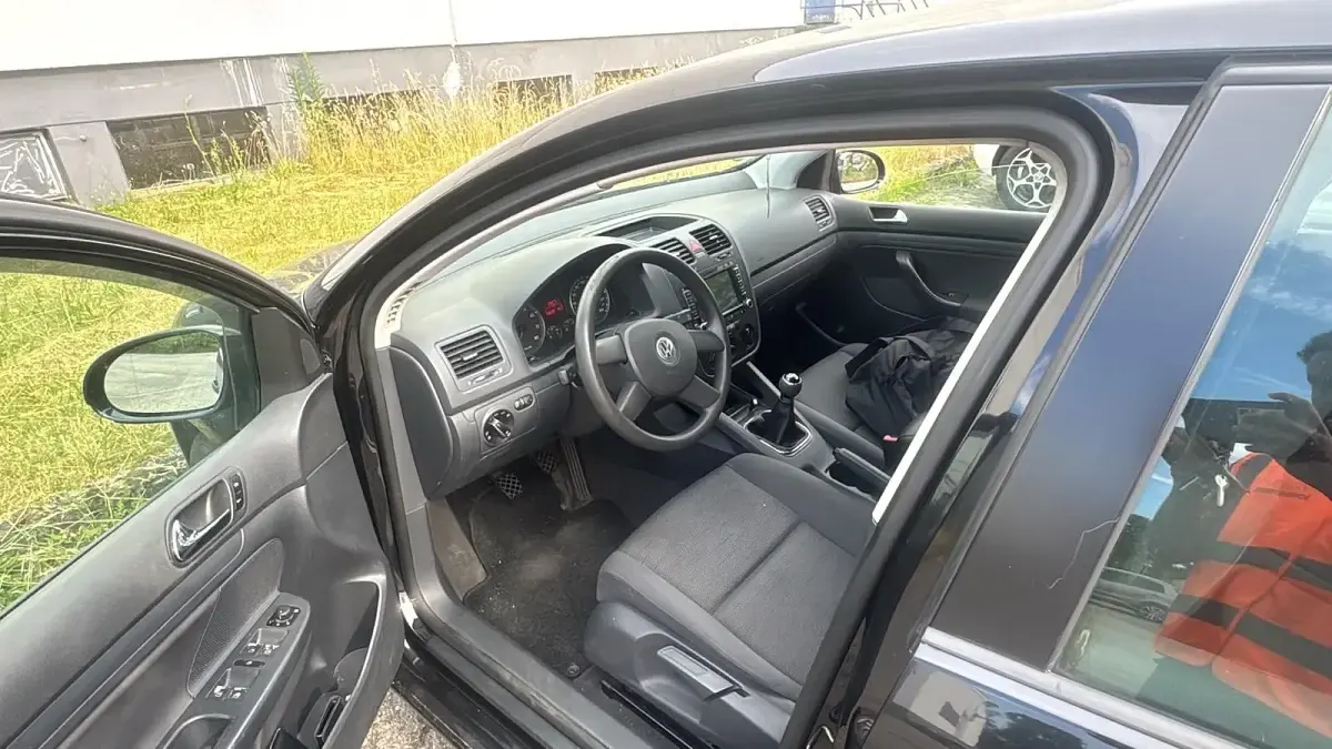 Gebraucht VW Golf V 102 PS (75 kW) 2004 Schwarz Kleinwagen