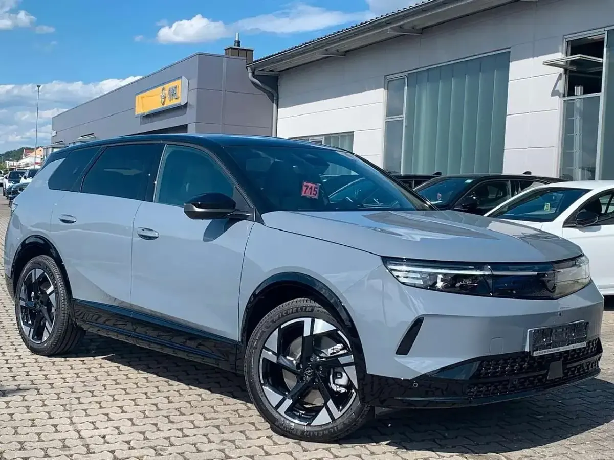 Gebraucht Opel Grandland Electric Ultimate 156 kW (213 PS) 2026 Grafik grau metallic SUV