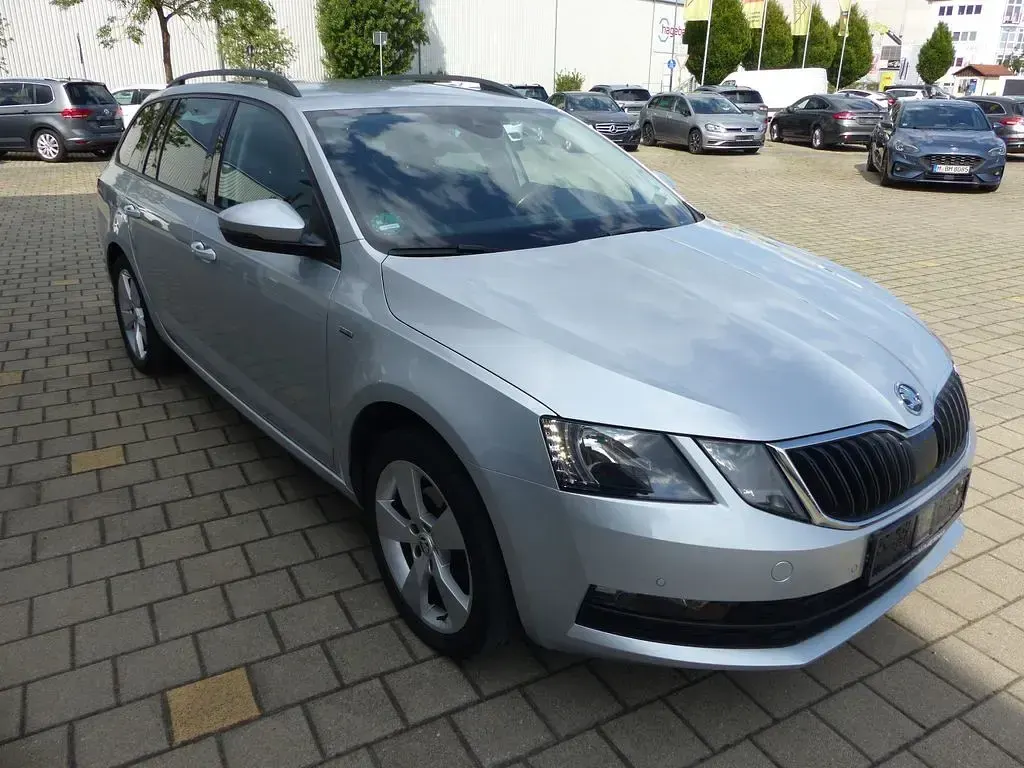 Gebraucht Skoda Octavia Clever 150 PS (110 kW) 2018 Silber Kombi