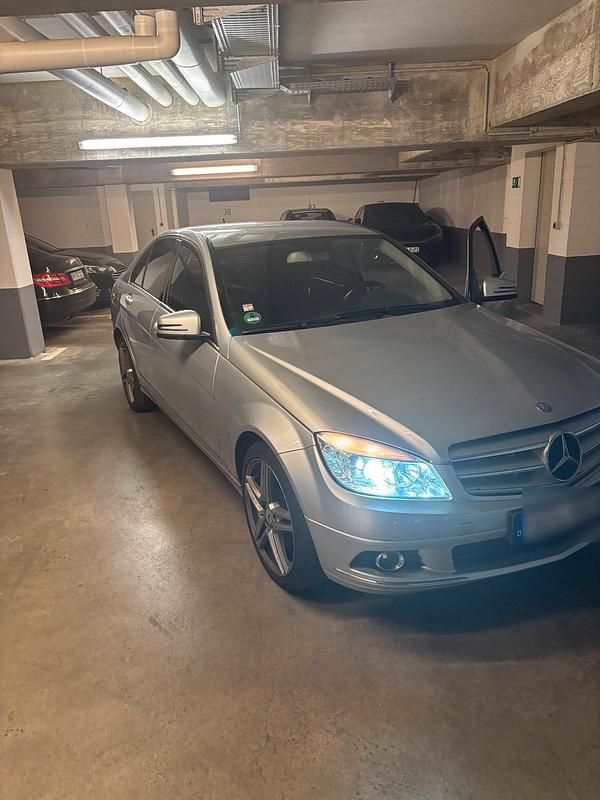 Silber Gebraucht 2009 Mercedes C220 Limousine | 3.000 € (Superpreis) - Bild 1/4