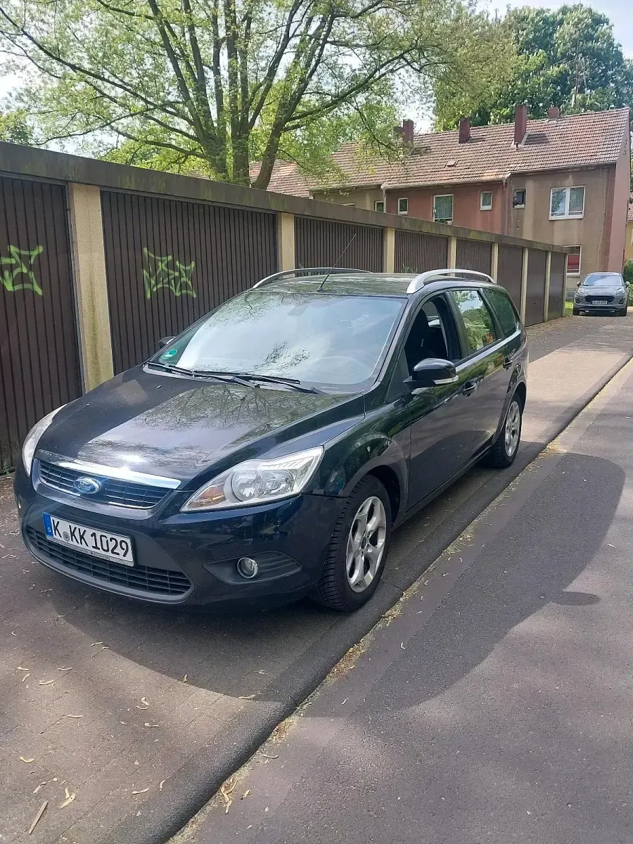 Usata Ford Focus 101 CV (74 kW) 2010 Nero Station wagon